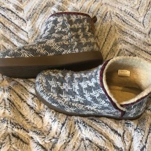 Sanuk bootahs (can be worn as slippers or out)